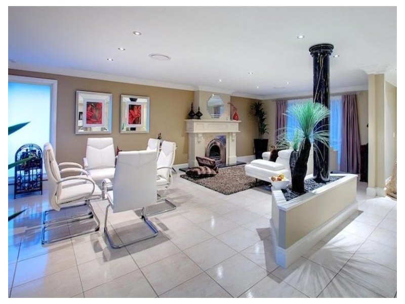 16 O’Grady Drive, Paradise Point QLD 4216