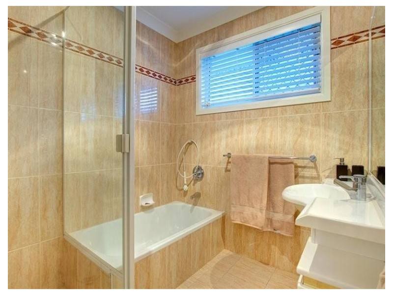 16 O’Grady Drive, Paradise Point QLD 4216