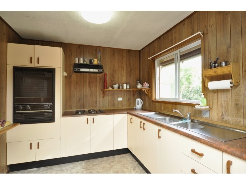 260 Bayview Street, Hollywell QLD 4216