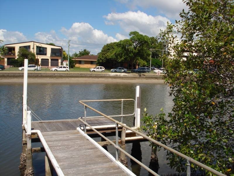 22 Vaggelas Crescent, Biggera Waters QLD 4216