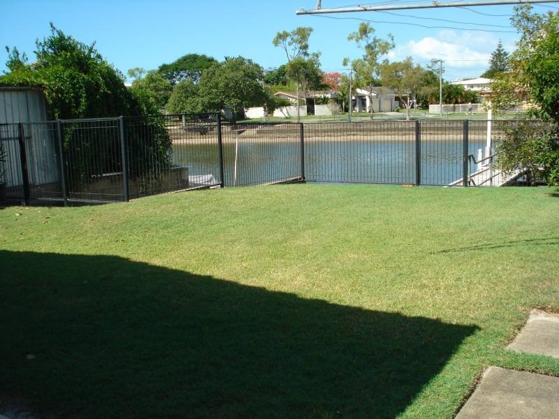 22 Vaggelas Crescent, Biggera Waters QLD 4216