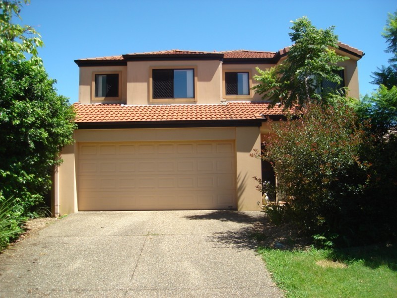12 Hialeah Crescent, Oxenford QLD 4210