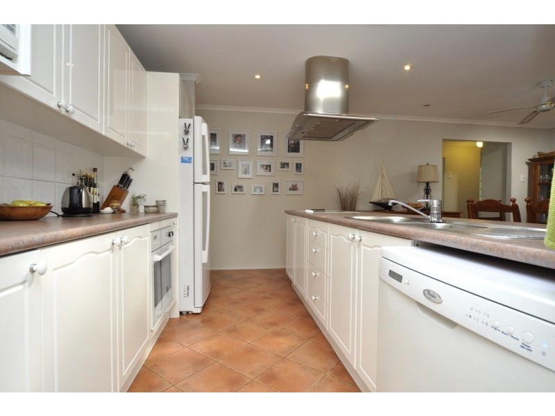 13 Armidale Crescent, Helensvale QLD 4212