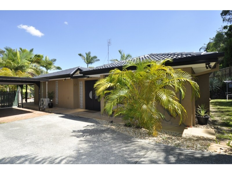 13 Armidale Crescent, Helensvale QLD 4212