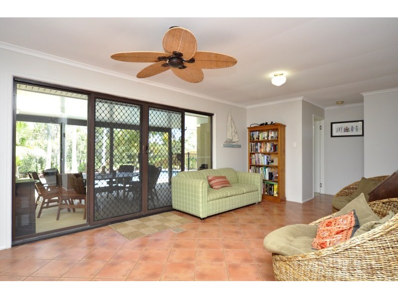 13 Armidale Crescent, Helensvale QLD 4212