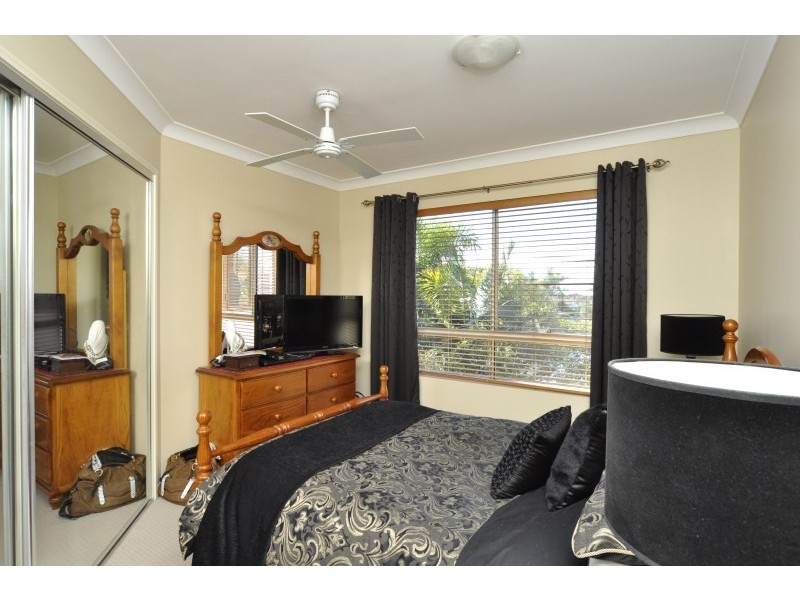 20/89 Bayview Street, Runaway Bay QLD 4216