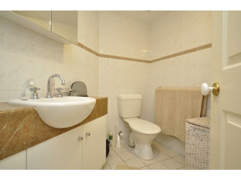 20/89 Bayview Street, Runaway Bay QLD 4216