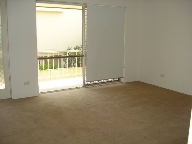 4/83 Bayview Street, Runaway Bay QLD 4216