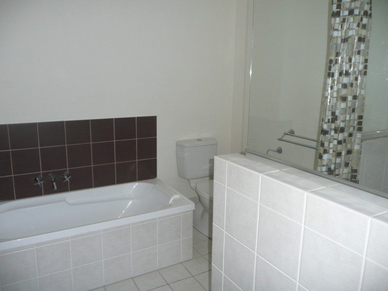 7/29 Proud Street, Labrador QLD 4215