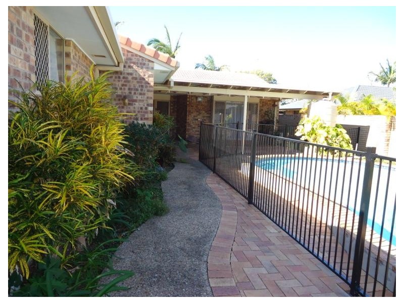 8 Clipper Court, Biggera Waters QLD 4216