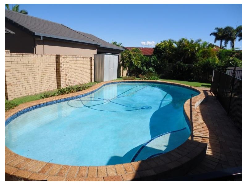 8 Clipper Court, Biggera Waters QLD 4216