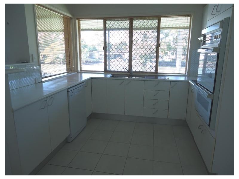 8 Clipper Court, Biggera Waters QLD 4216