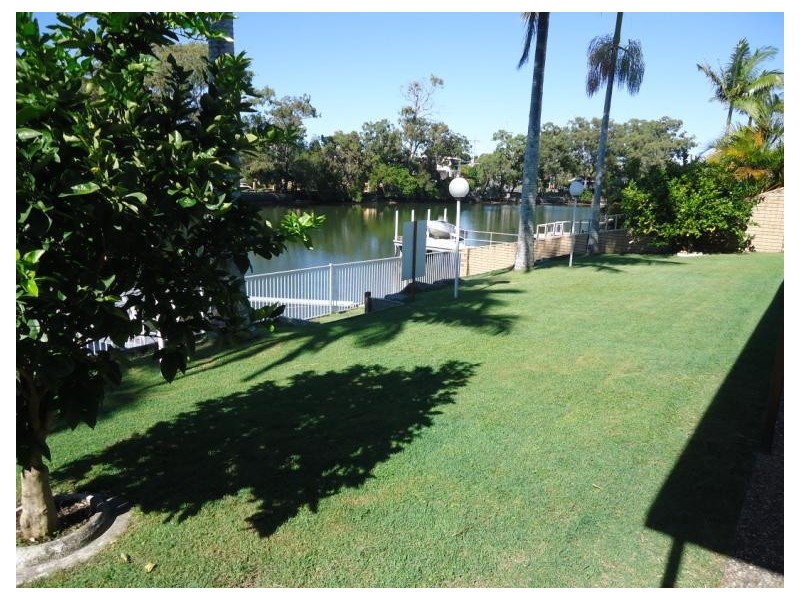 8 Clipper Court, Biggera Waters QLD 4216