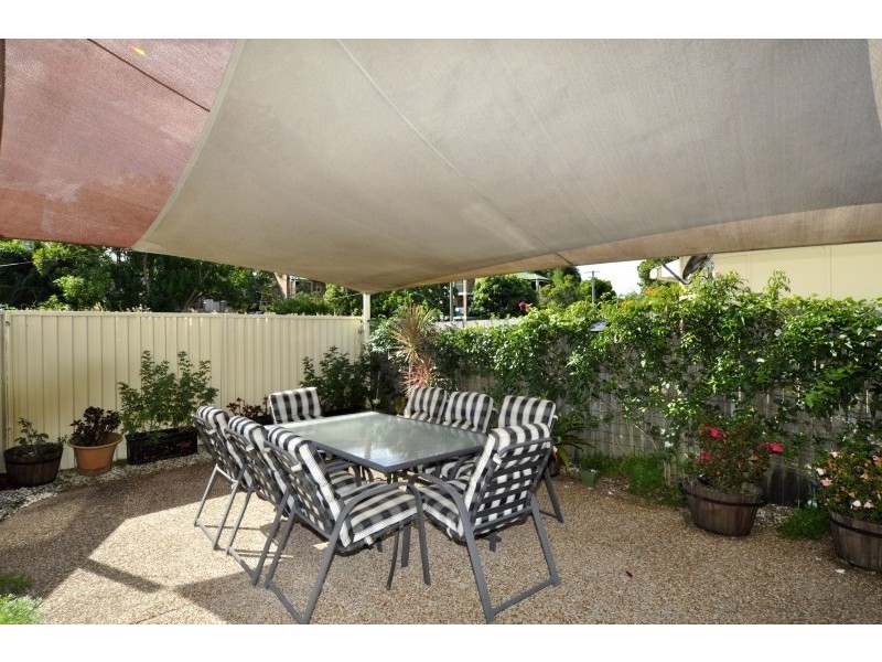 1/10 Bright Avenue, Labrador QLD 4215