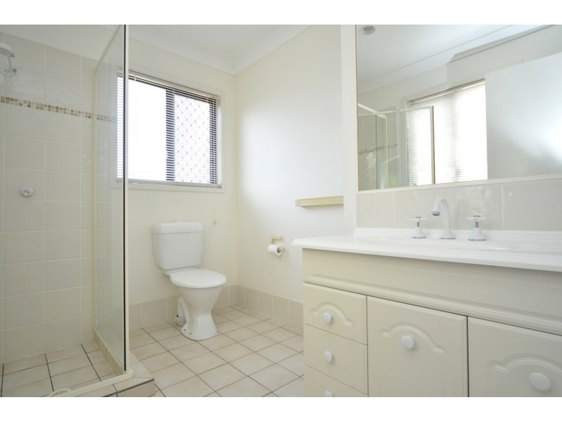 1/10 Bright Avenue, Labrador QLD 4215