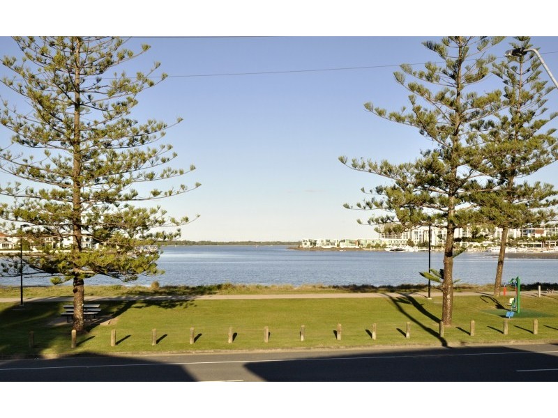 98 The Esplanade, Paradise Point QLD 4216
