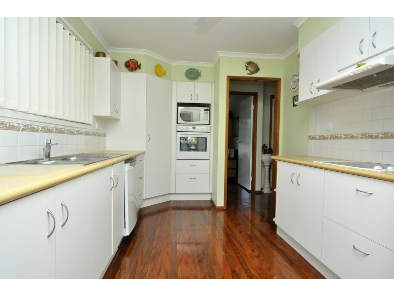 98 The Esplanade, Paradise Point QLD 4216