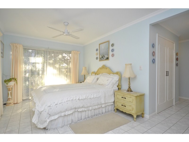 98 The Esplanade, Paradise Point QLD 4216