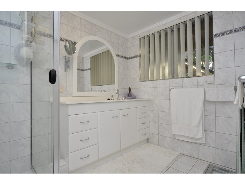 98 The Esplanade, Paradise Point QLD 4216