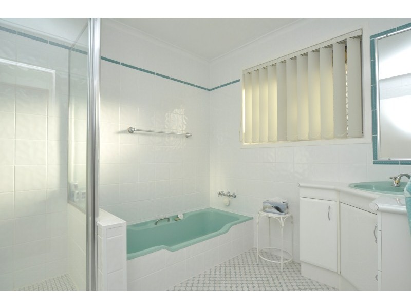 98 The Esplanade, Paradise Point QLD 4216