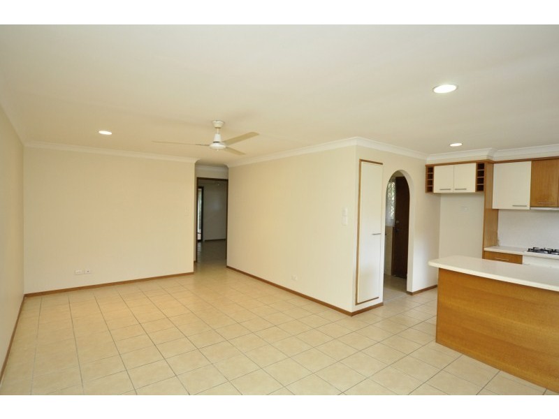 2/9 Woodgate Place, Paradise Point QLD 4216