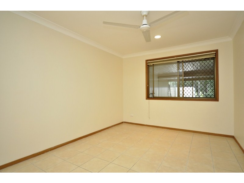 2/9 Woodgate Place, Paradise Point QLD 4216