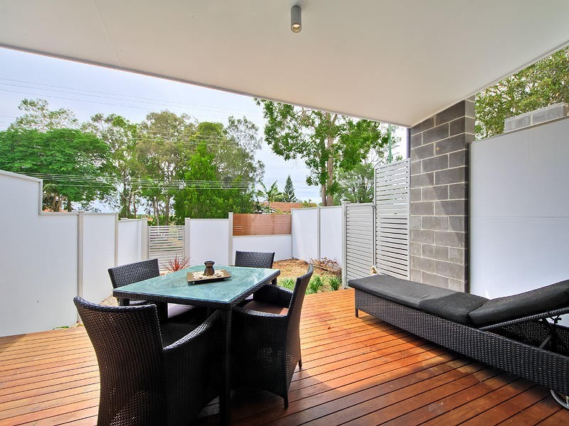 2/430 Pine Ridge Road, Coombabah QLD 4216