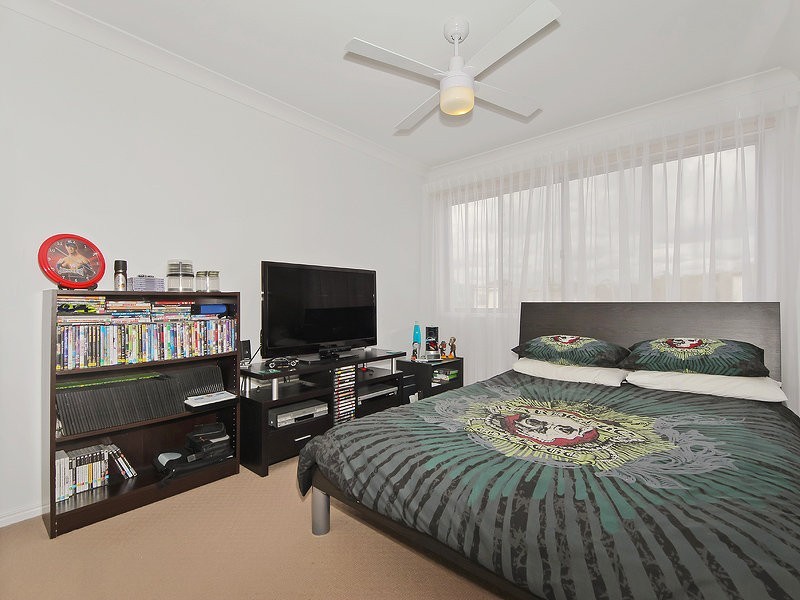 2/430 Pine Ridge Road, Coombabah QLD 4216