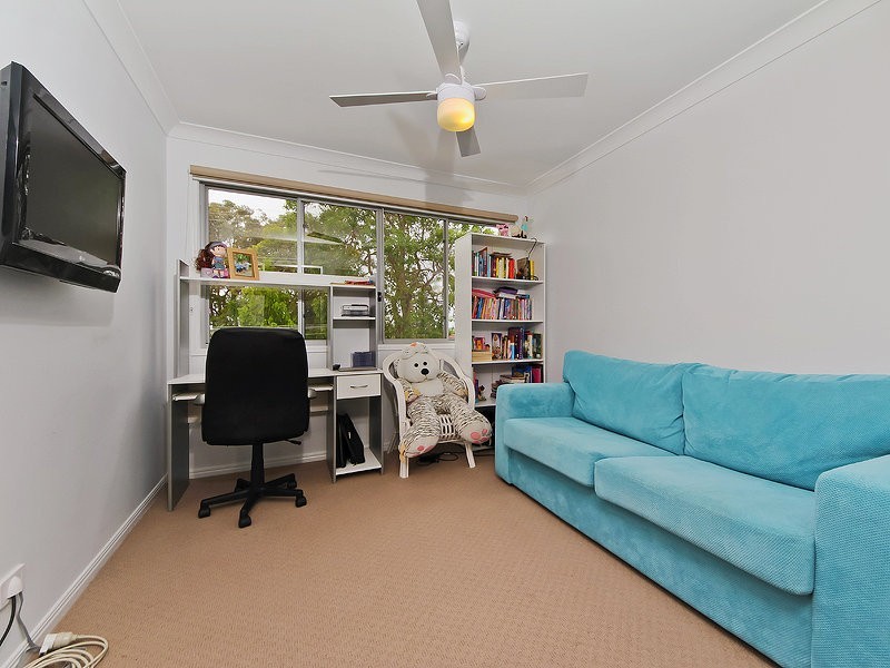 2/430 Pine Ridge Road, Coombabah QLD 4216