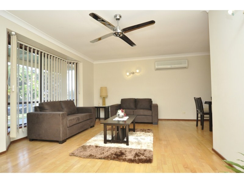 74 Crescent Avenue, Hope Island QLD 4212