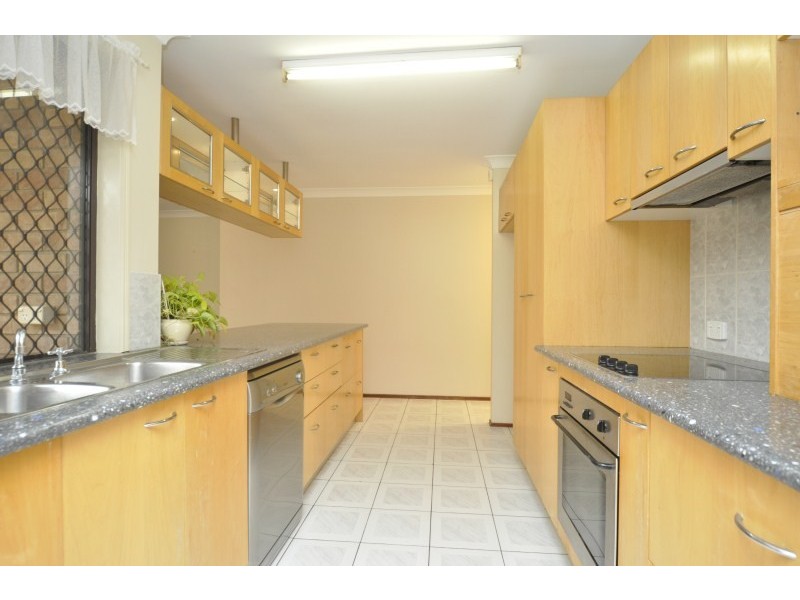 74 Crescent Avenue, Hope Island QLD 4212