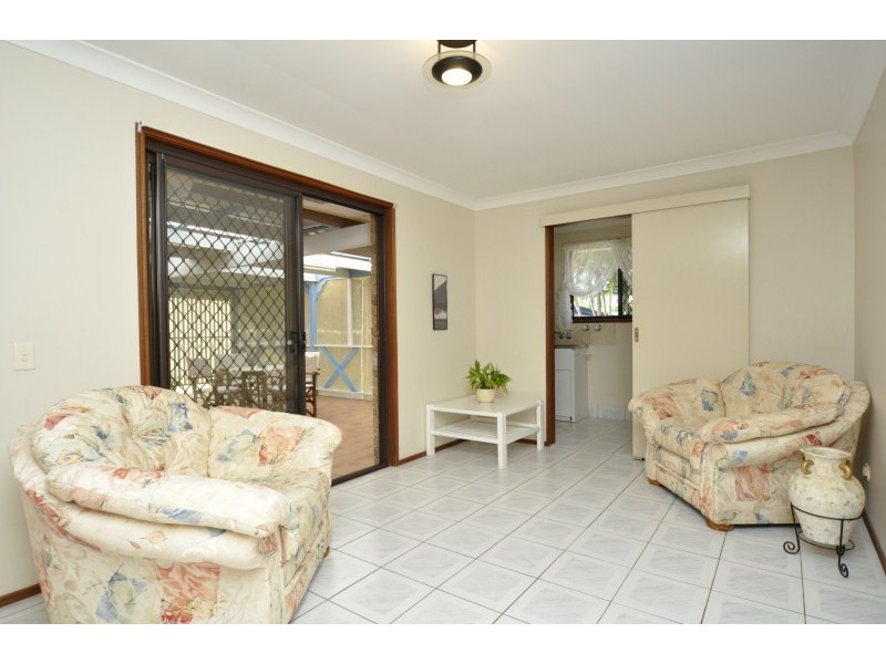 74 Crescent Avenue, Hope Island QLD 4212