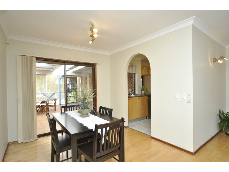 74 Crescent Avenue, Hope Island QLD 4212