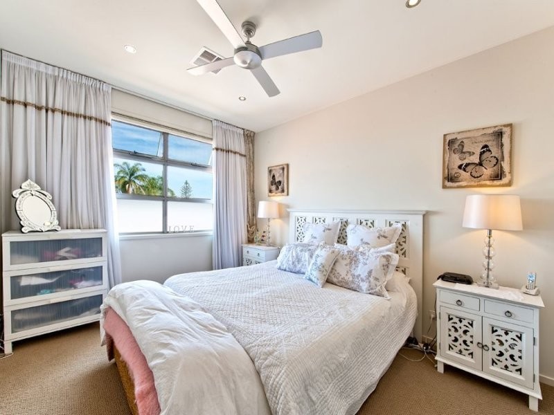 1/15 Teal Avenue, Paradise Point QLD 4216