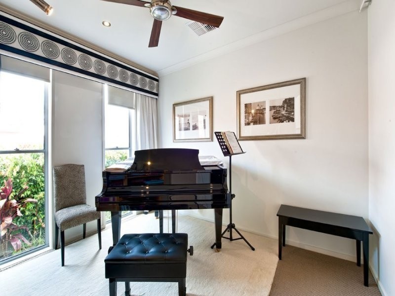1/15 Teal Avenue, Paradise Point QLD 4216