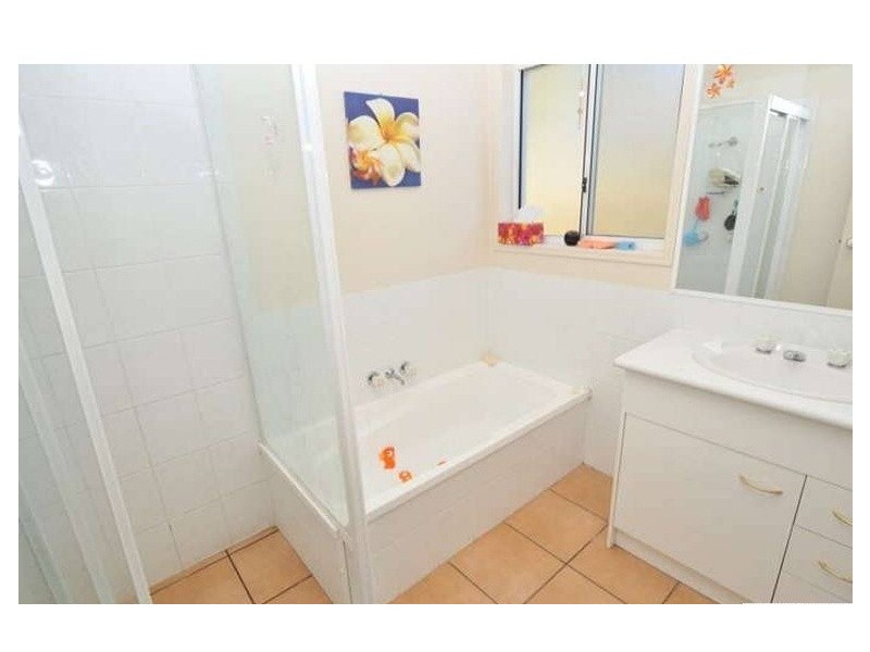 33 Daintree Drive, Parkwood QLD 4214