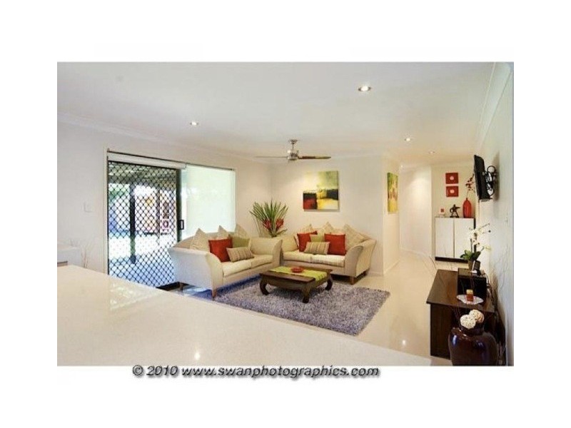 5 Augusta Court, Coombabah QLD 4216