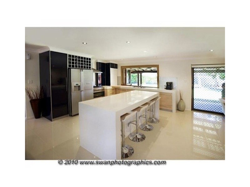 5 Augusta Court, Coombabah QLD 4216