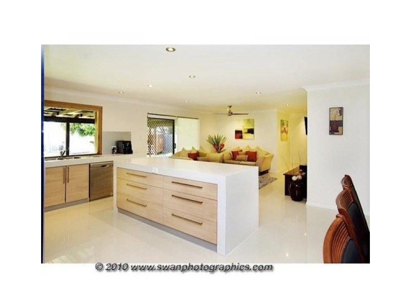 5 Augusta Court, Coombabah QLD 4216