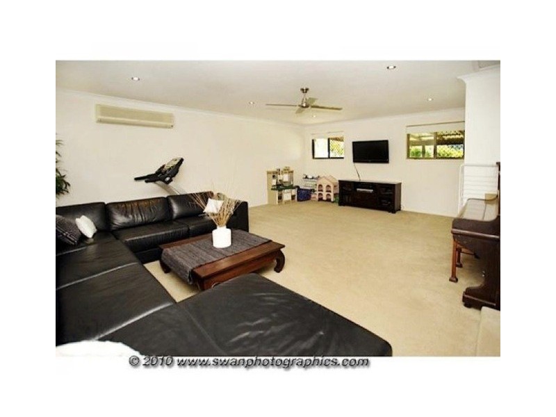 5 Augusta Court, Coombabah QLD 4216