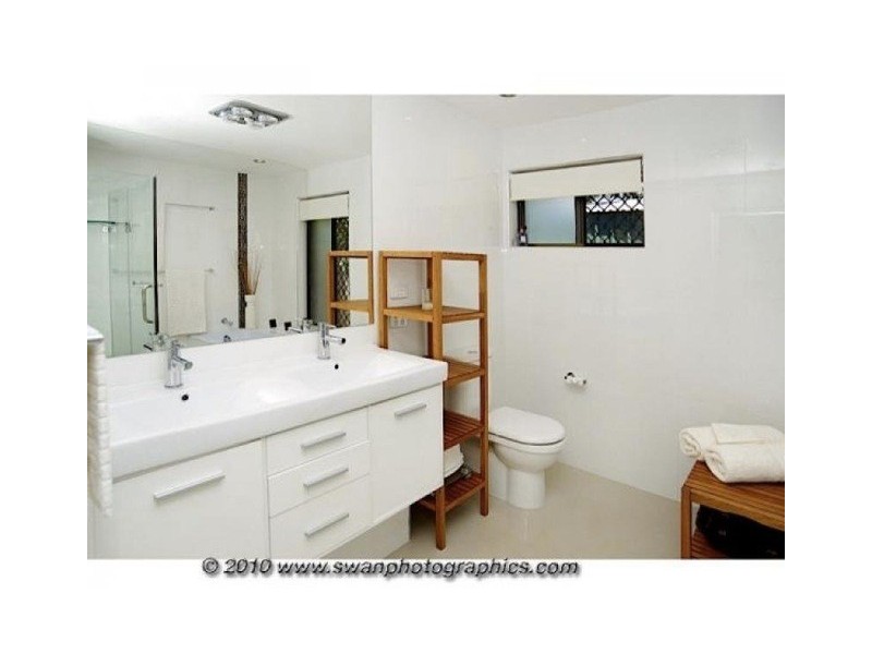 5 Augusta Court, Coombabah QLD 4216