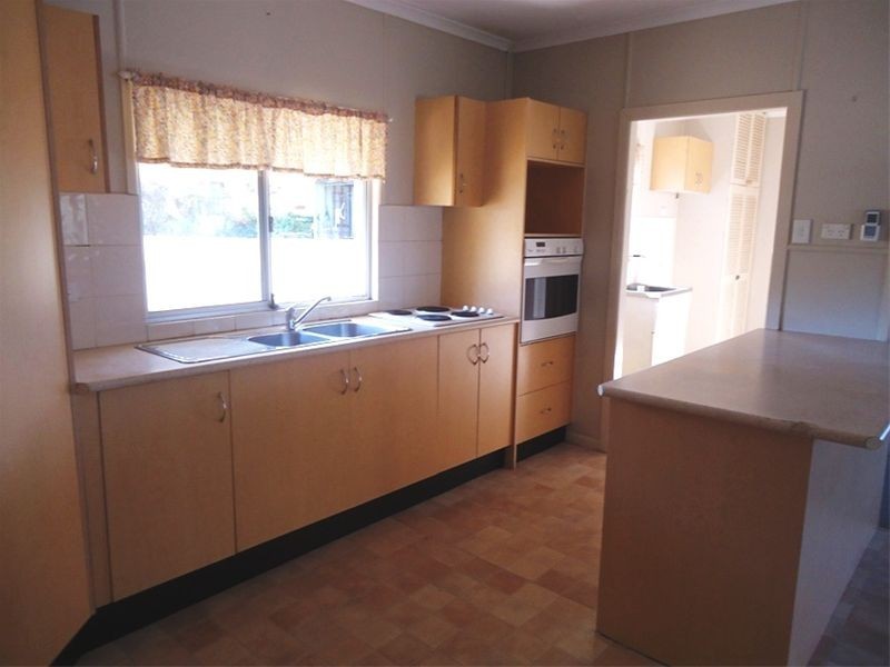 75 Musgrave Avenue, Labrador QLD 4215