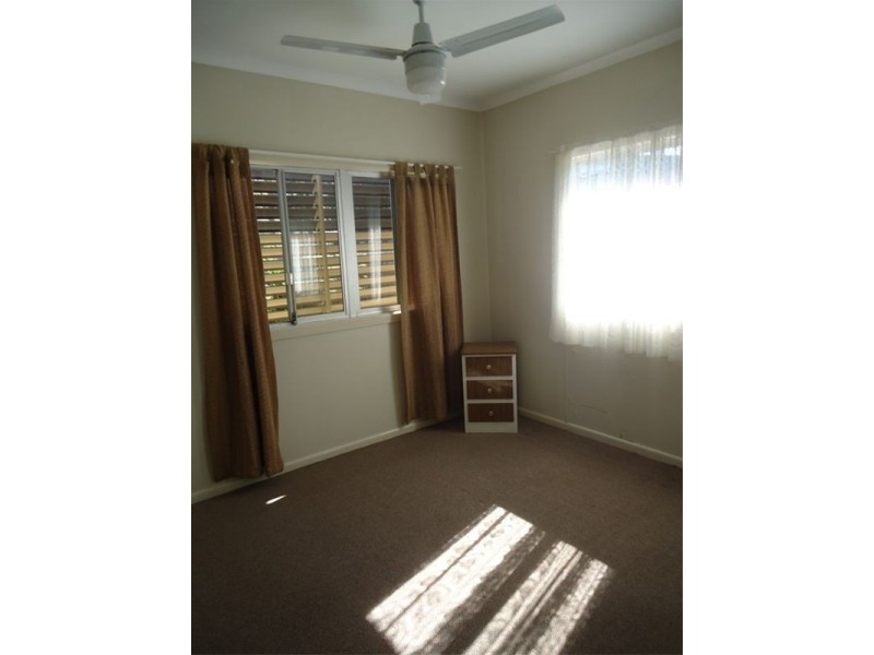 75 Musgrave Avenue, Labrador QLD 4215