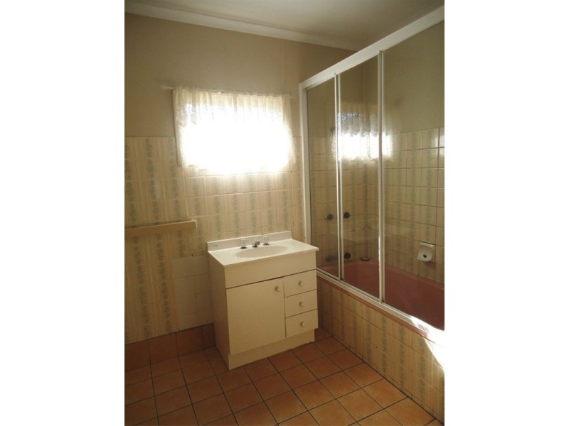 75 Musgrave Avenue, Labrador QLD 4215