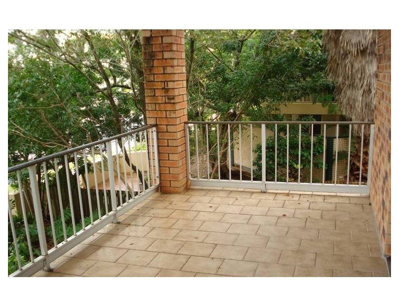 3/16  Madang Creacent, Runaway Bay QLD 4216