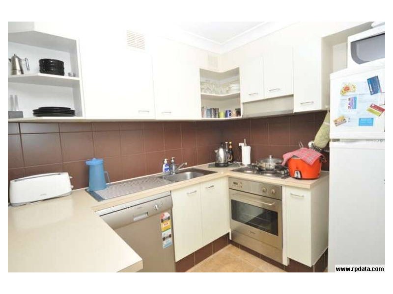 4/77 Government Road, Labrador QLD 4215