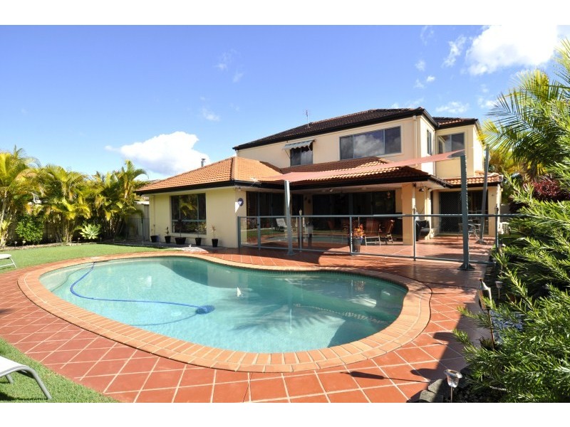 19 Grande Terrace, Helensvale QLD 4212