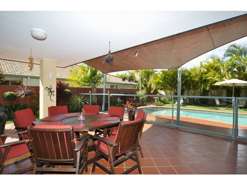 19 Grande Terrace, Helensvale QLD 4212