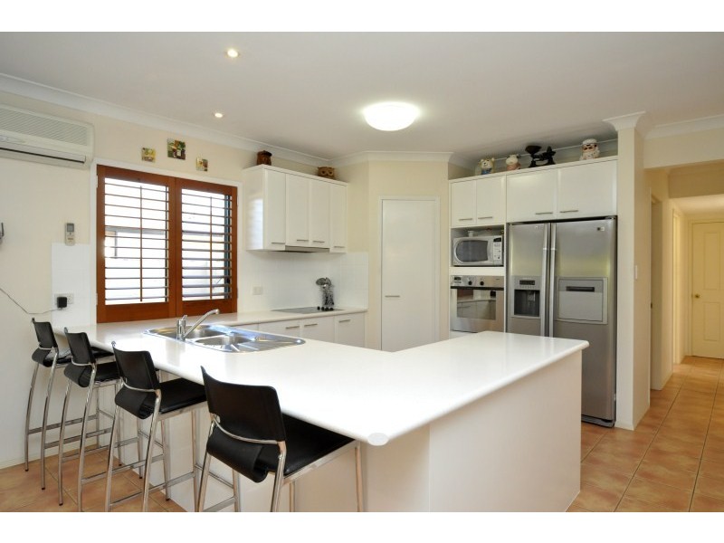 19 Grande Terrace, Helensvale QLD 4212