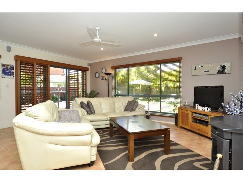 19 Grande Terrace, Helensvale QLD 4212